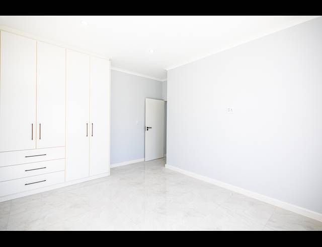 4 BEDROOM FREEHOLD FOR SALE IN SANDOWN